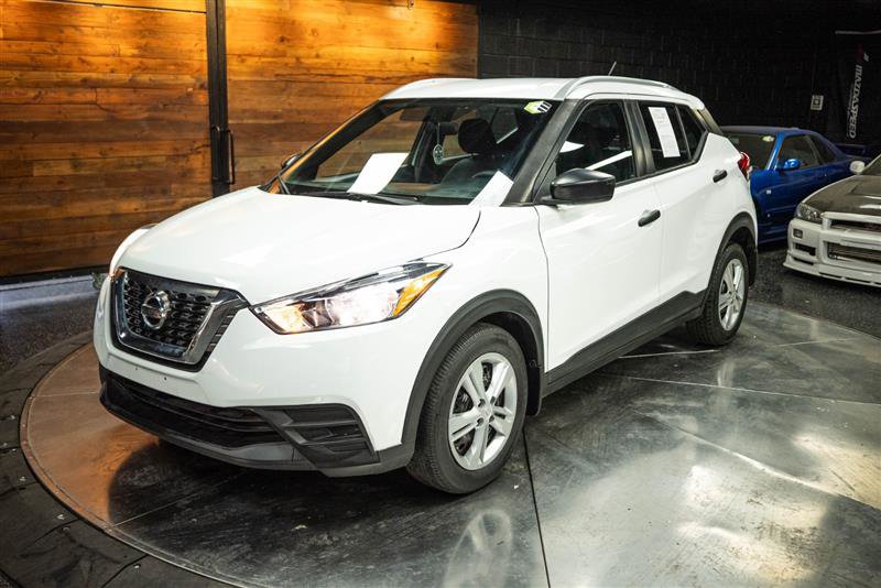 Used 2019 Nissan Kicks S image 2