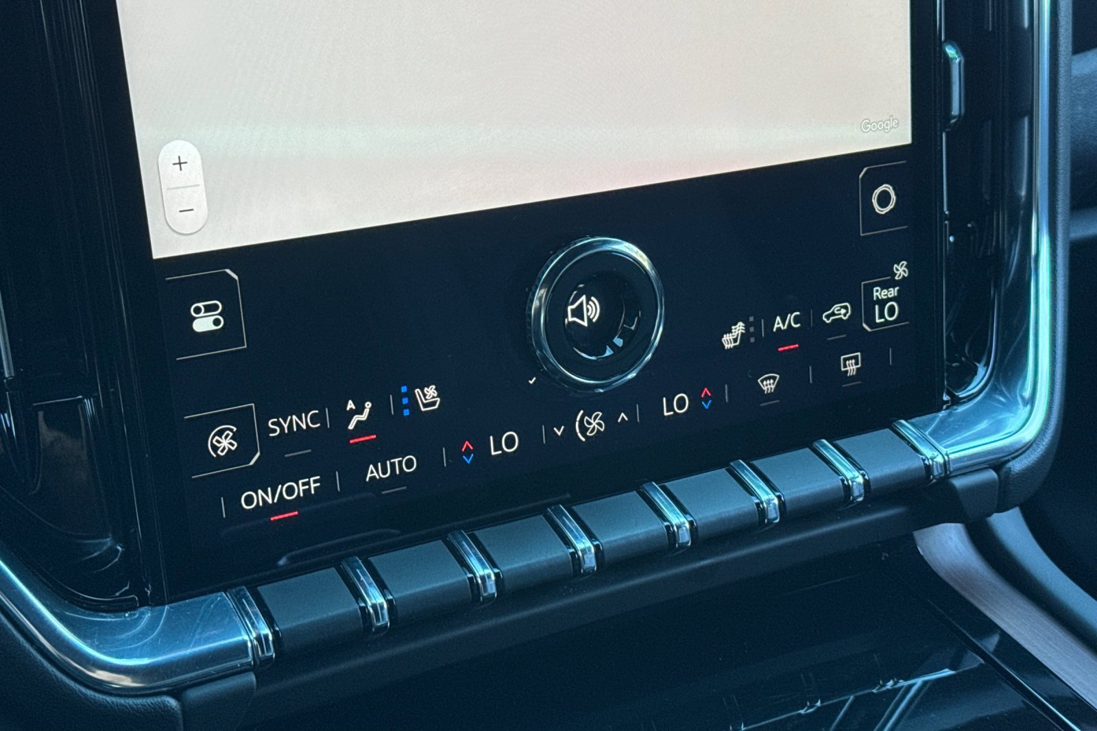 Used 2025 GMC Yukon Denali image 30