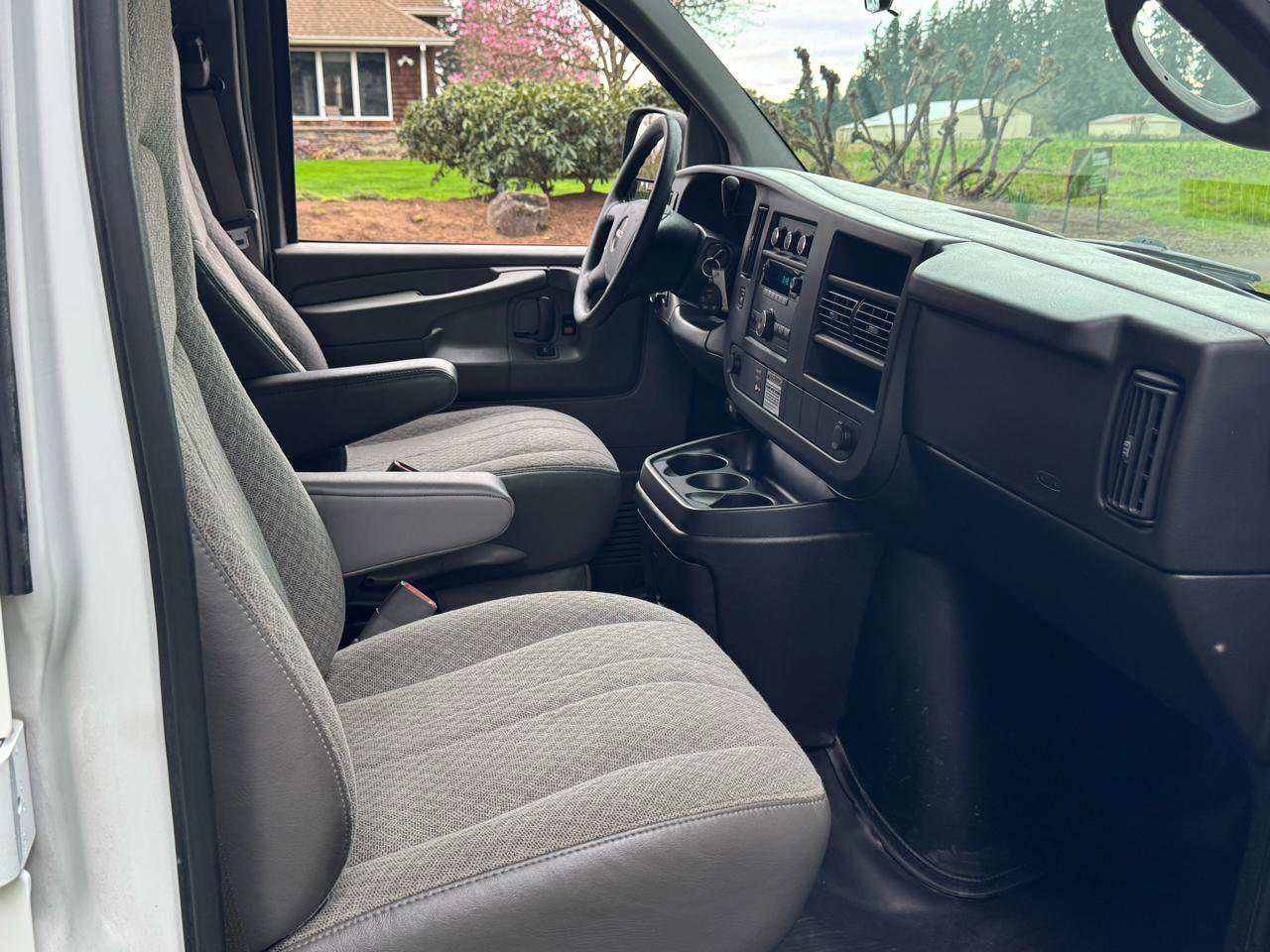 Used 2009 GMC Savana 3500 image 18