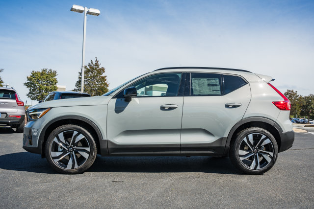New 2026 Volvo XC40 B5 Ultra w/ Protection Package Premier AWD/4WD image 4