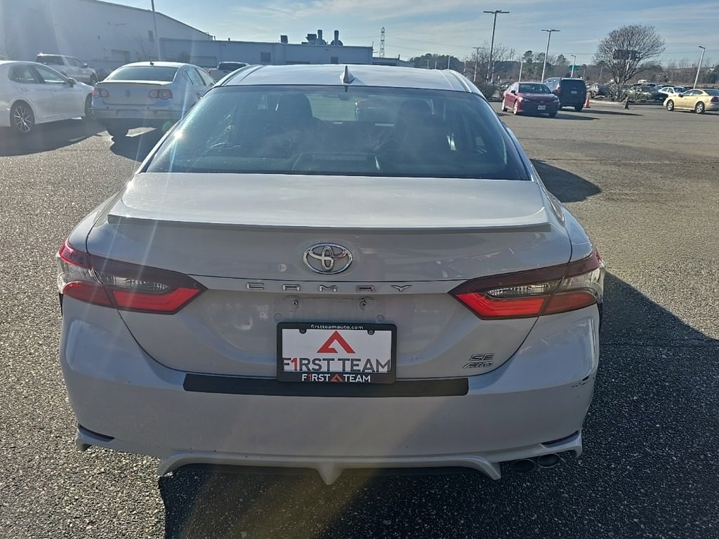 Used 2024 Toyota Camry SE image 6