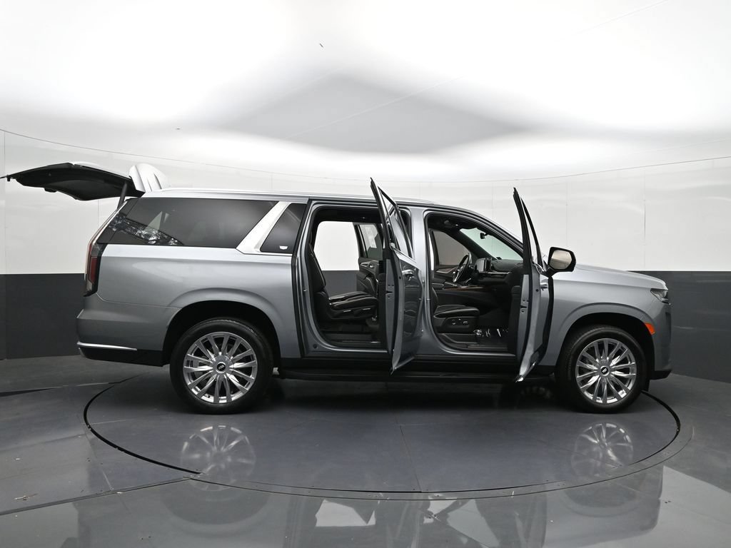 Used 2024 Cadillac Escalade ESV Premium Luxury AWD/4WD image 48