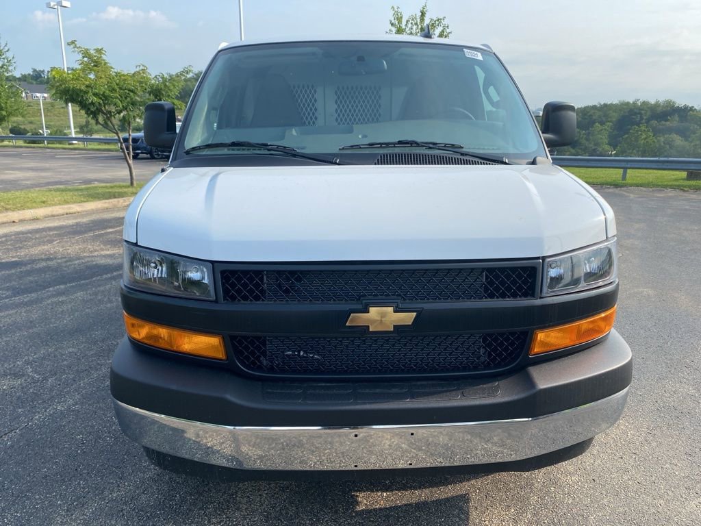 New 2025 Chevrolet Express 3500 w/ Driver Convenience Package RWD image 8