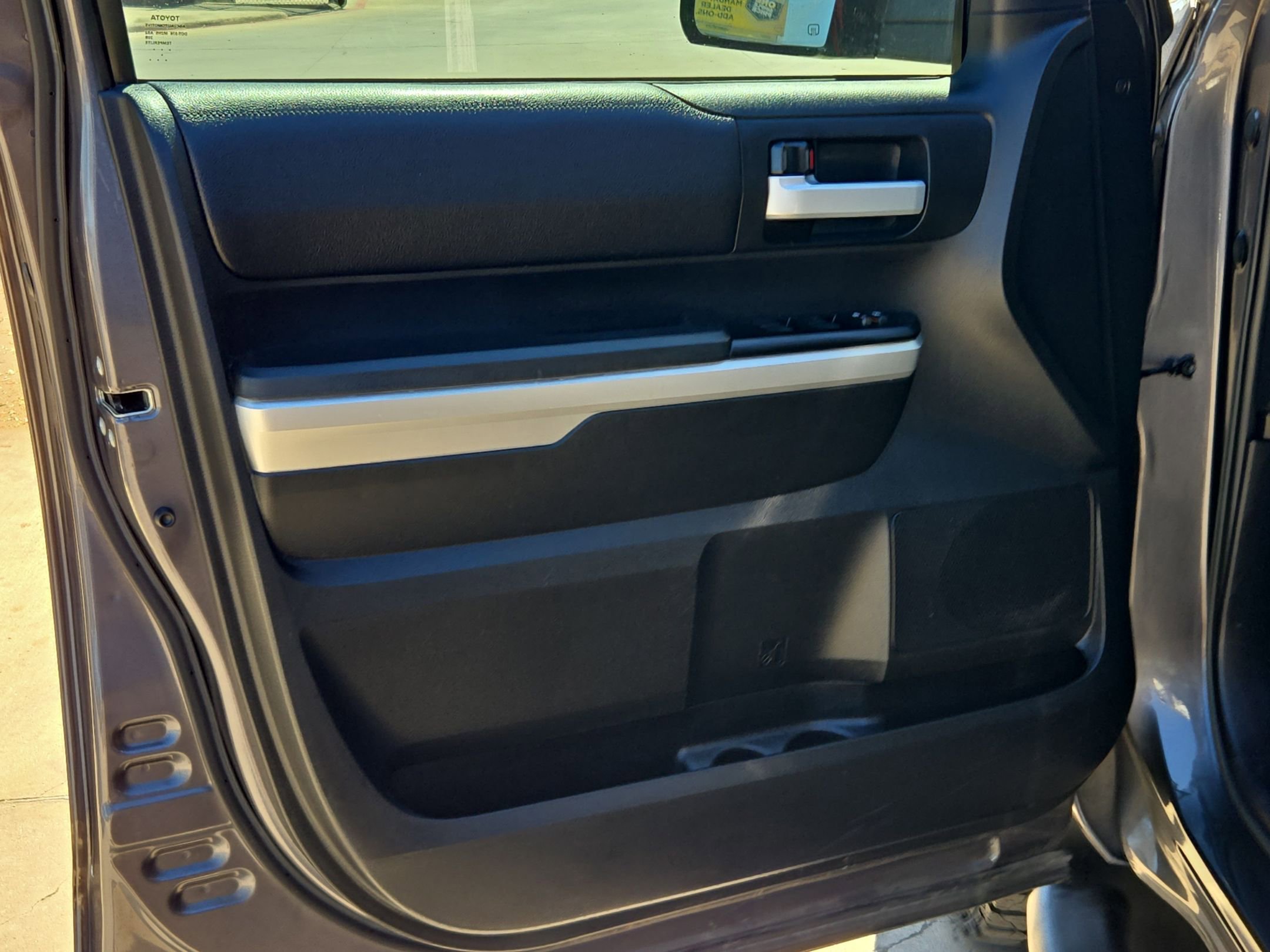 Used 2017 Toyota Tundra SR5 image 11