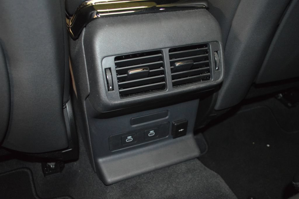 Used 2026 Land Rover Range Rover Velar S AWD/4WD image 35
