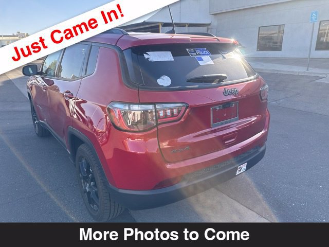Used 2025 Jeep Compass Latitude w/ Altitude Special Edition AWD/4WD image 3