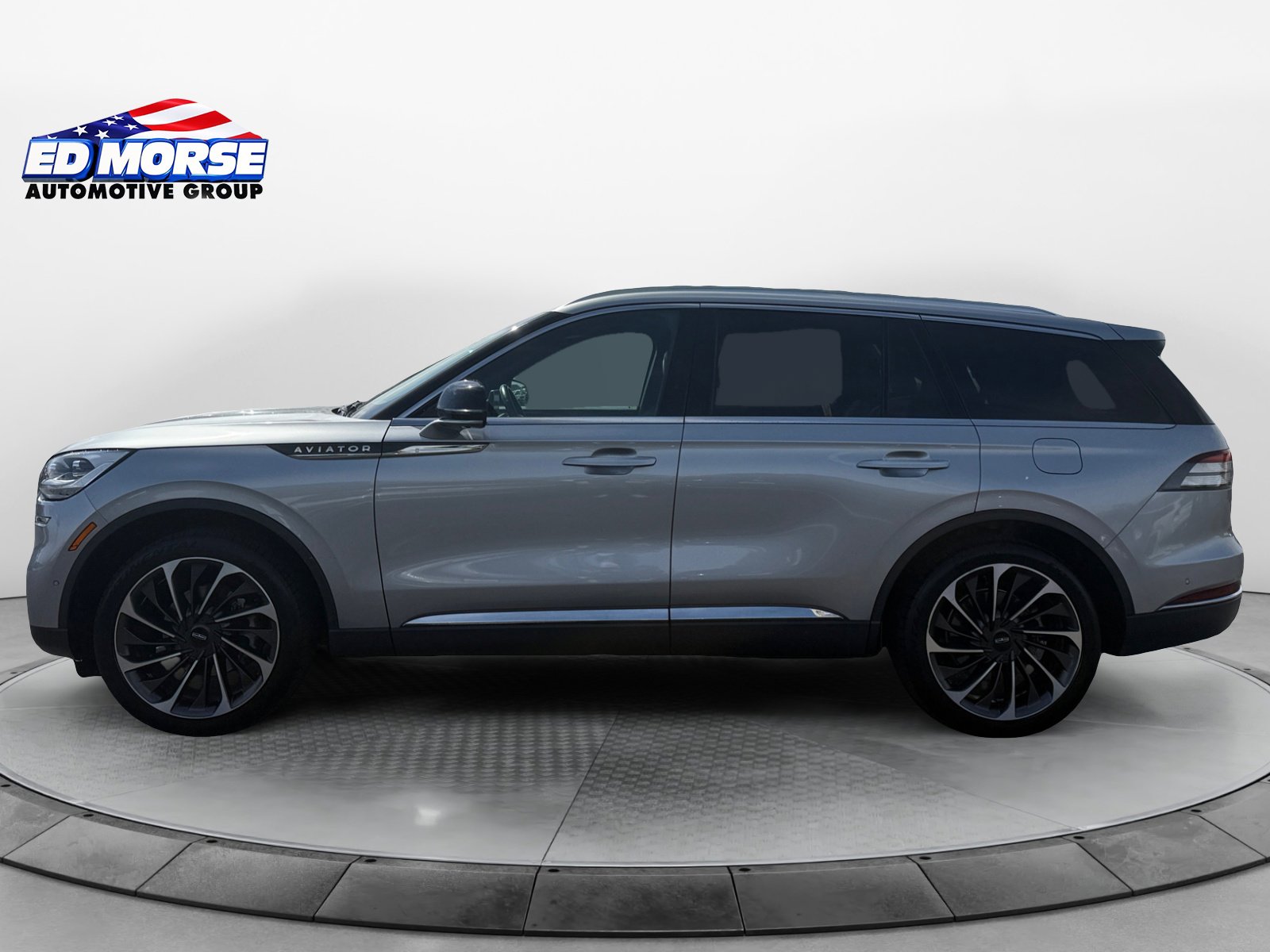 Used 2020 Lincoln Aviator Reserve w/ Equipment Group 202A AWD/4WD image 2