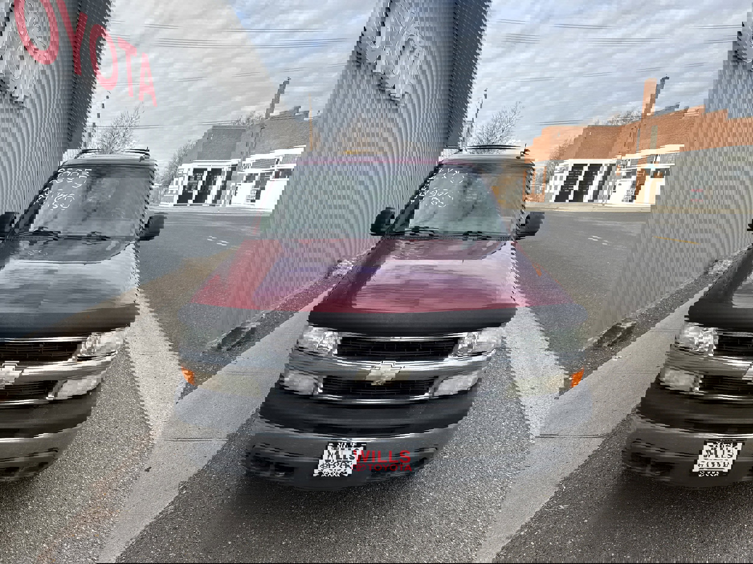 Used 2005 Chevrolet Suburban LS w/ Cargo Package image 11