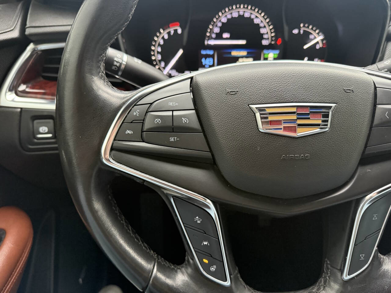 Used 2019 Cadillac XT5 Luxury AWD/4WD image 16