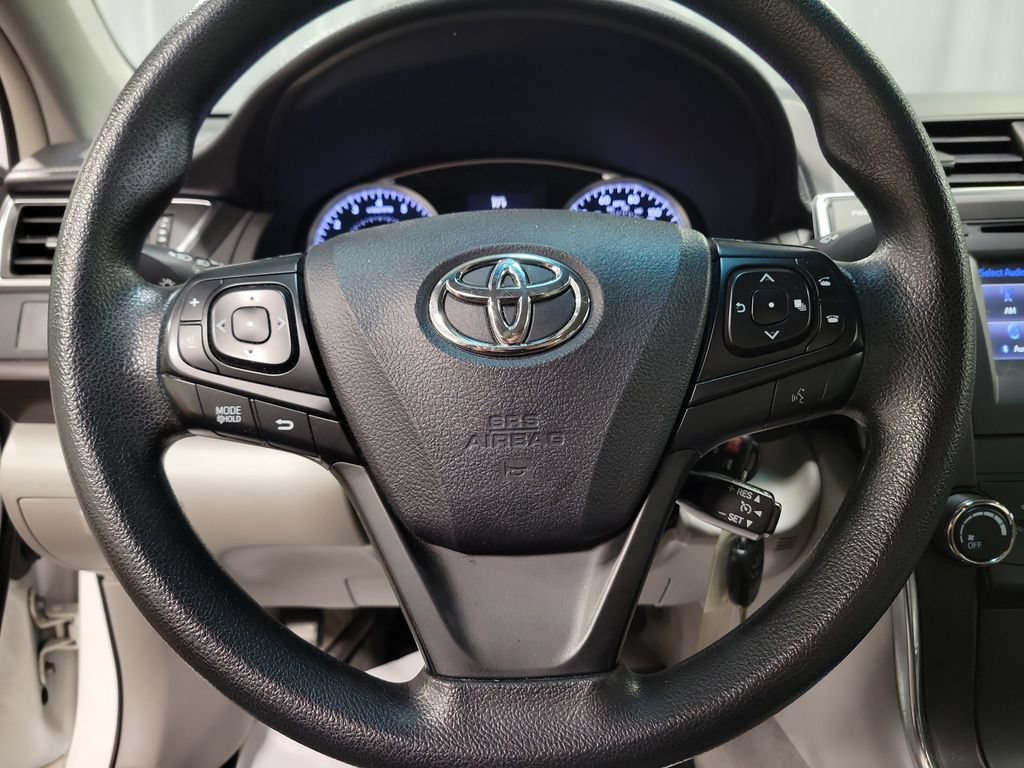 Used 2016 Toyota Camry LE FWD image 22