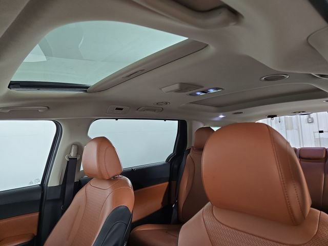 Used 2024 Kia Carnival SX Prestige image 33