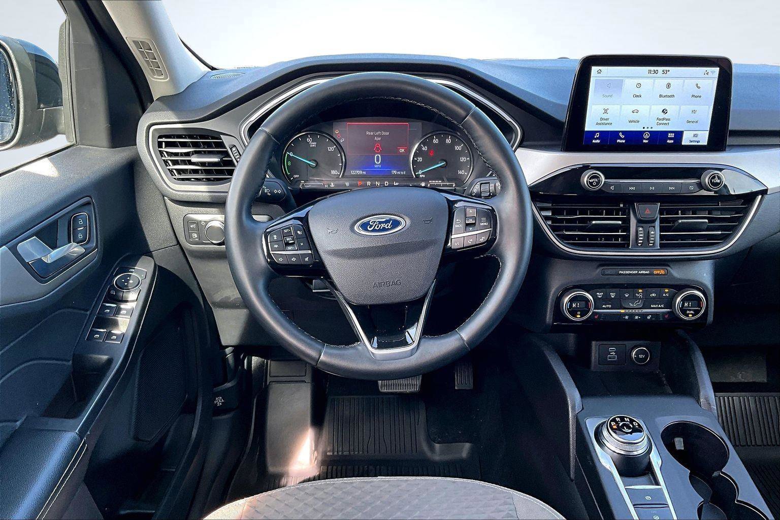 Used 2021 Ford Escape SE w/ SE Sport Appearance Package image 6