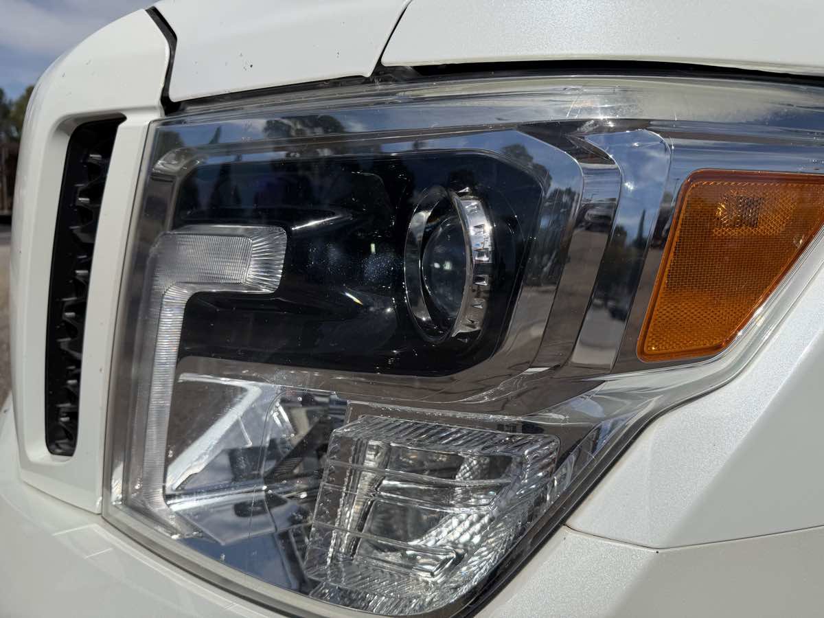 Used 2018 Nissan Titan PRO-4X w/ Pro-4x Utility Package AWD/4WD image 10