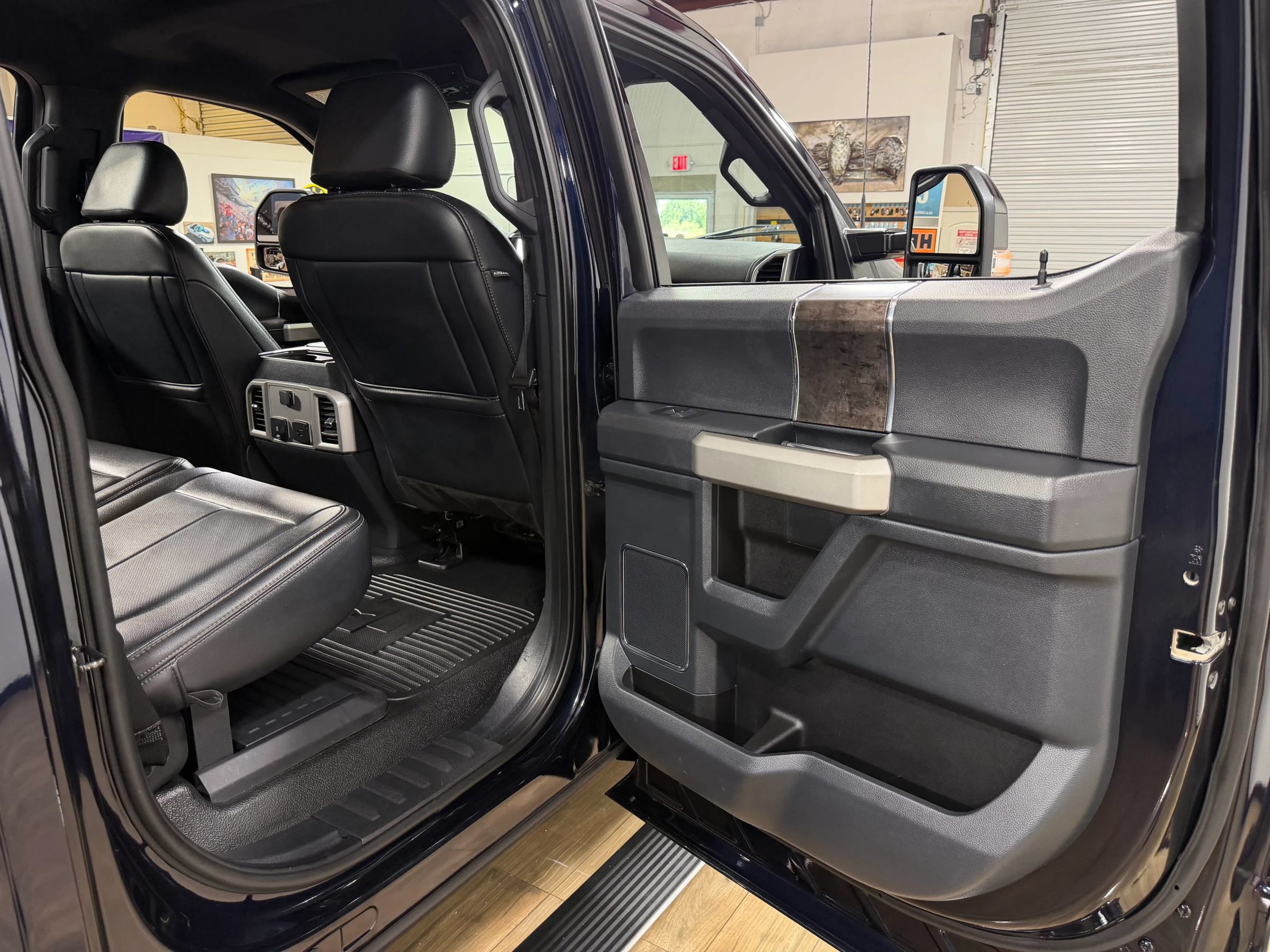 Used 2022 Ford F350 Lariat w/ Lariat Ultimate Package AWD/4WD image 18