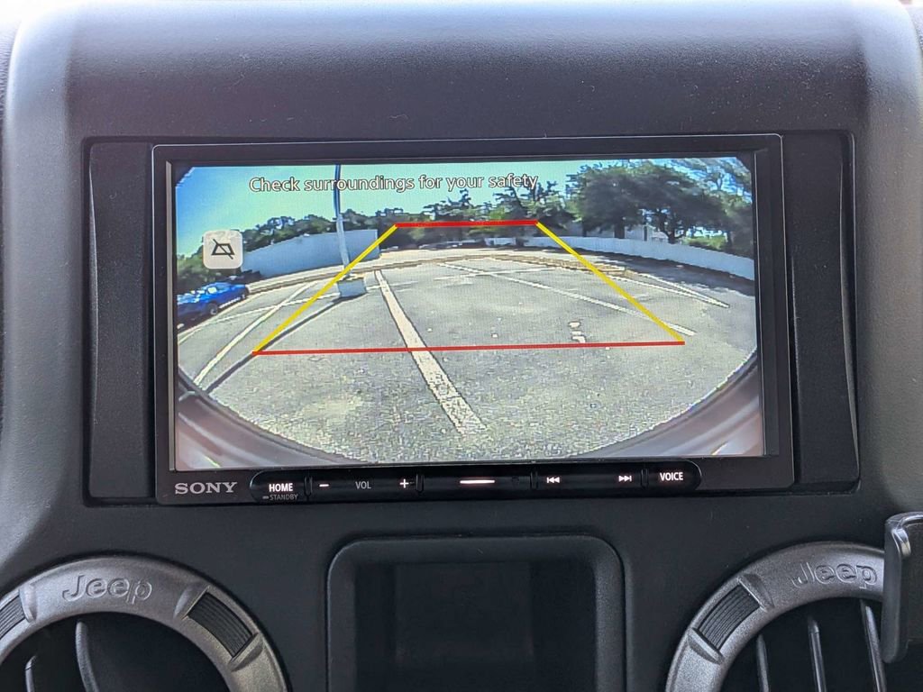 Used 2018 Jeep Wrangler Unlimited Sport image 17