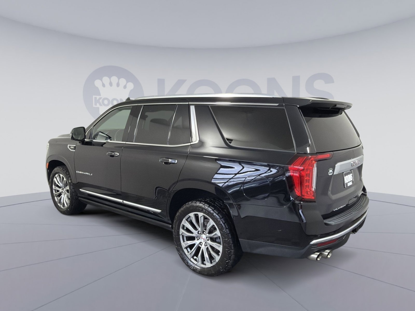 Used 2022 GMC Yukon Denali w/ Denali Premium Package image 4