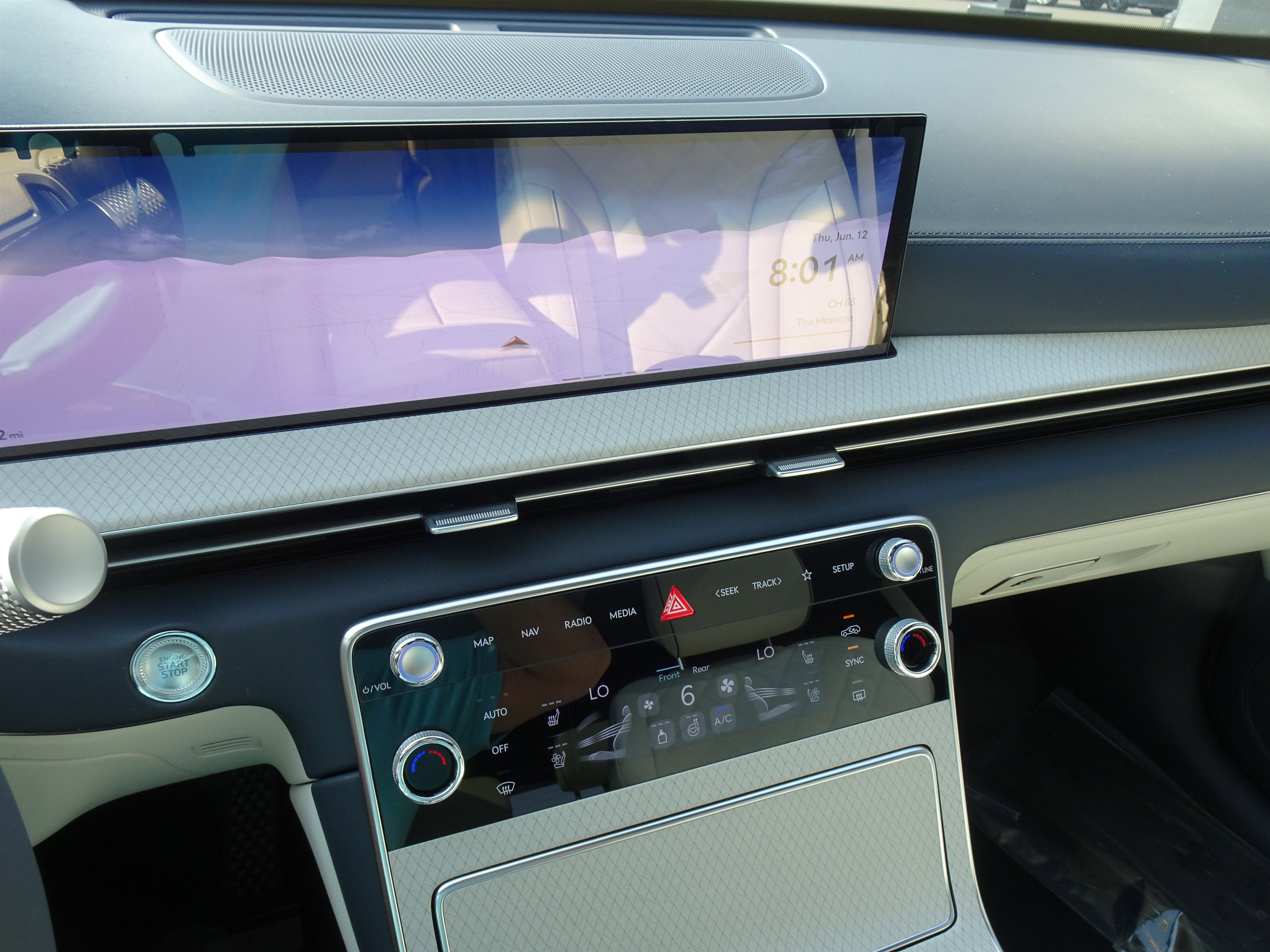 New 2025 Genesis GV80 3.5T Prestige image 14