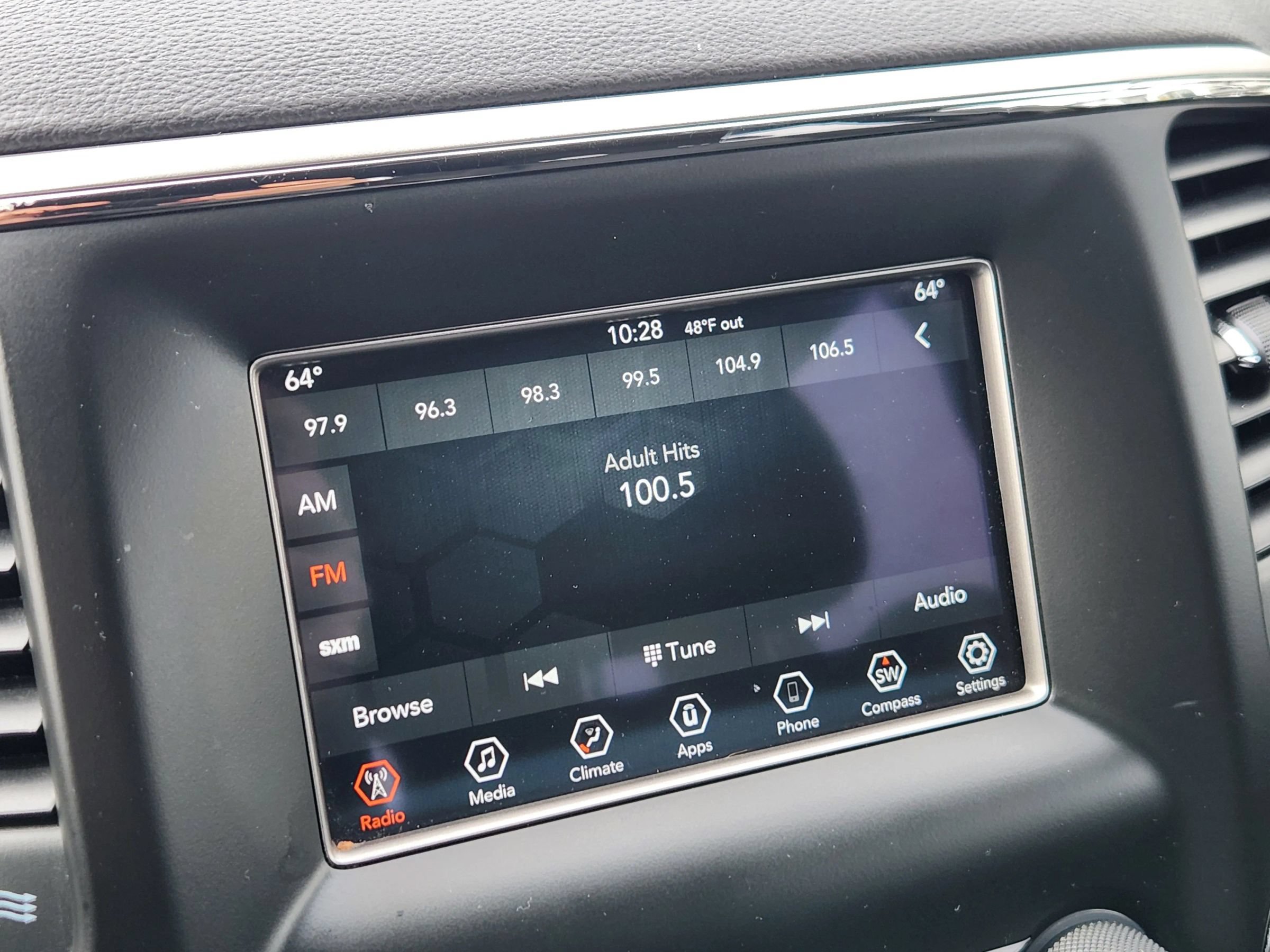 Used 2018 Jeep Grand Cherokee Laredo AWD/4WD image 13