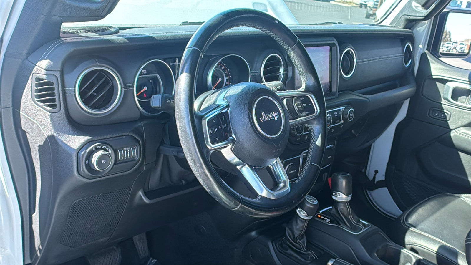 Used 2020 Jeep Wrangler Unlimited Sahara AWD/4WD image 20