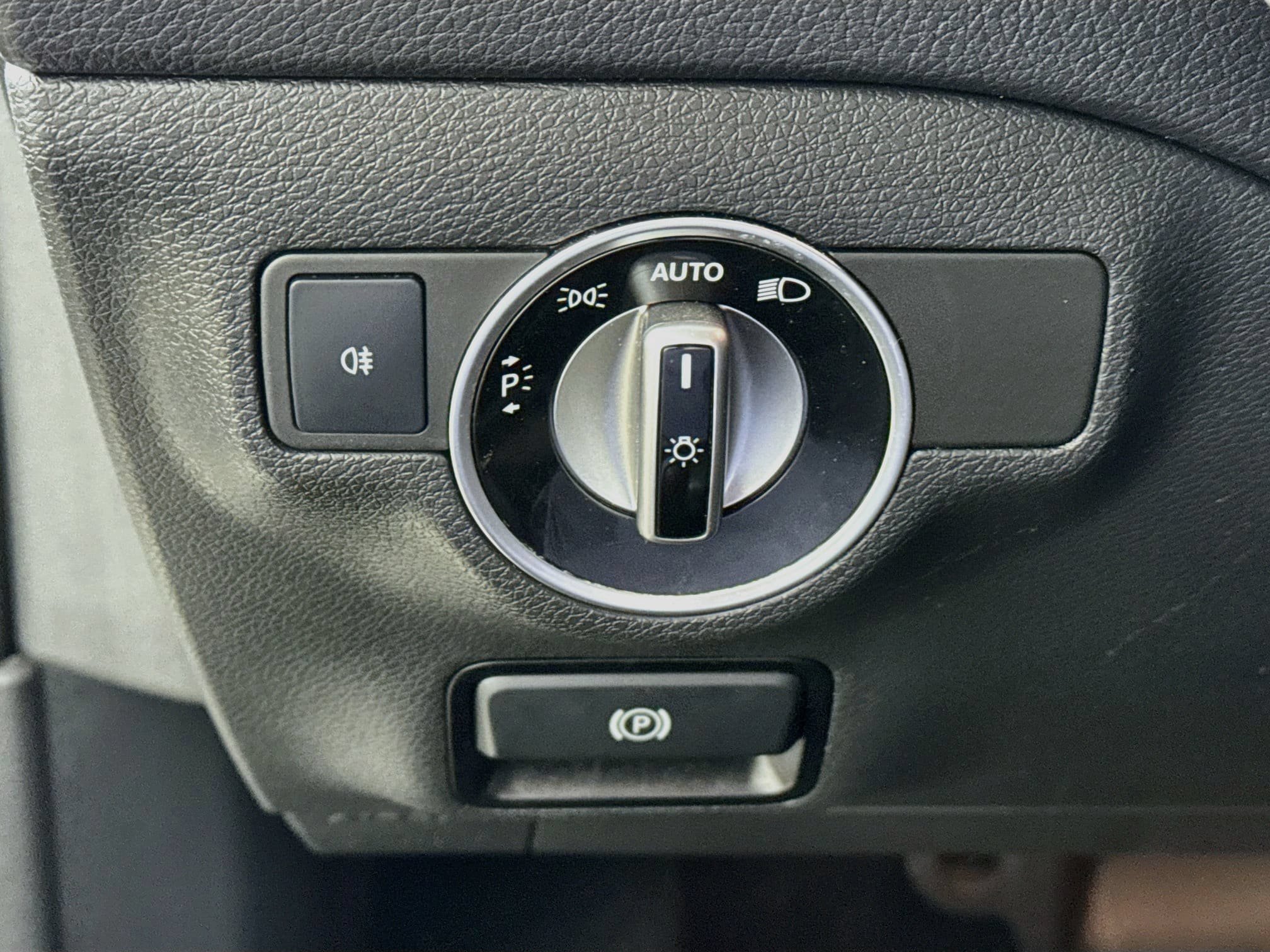 Used 2018 Mercedes-Benz CLA 250 4MATIC image 13