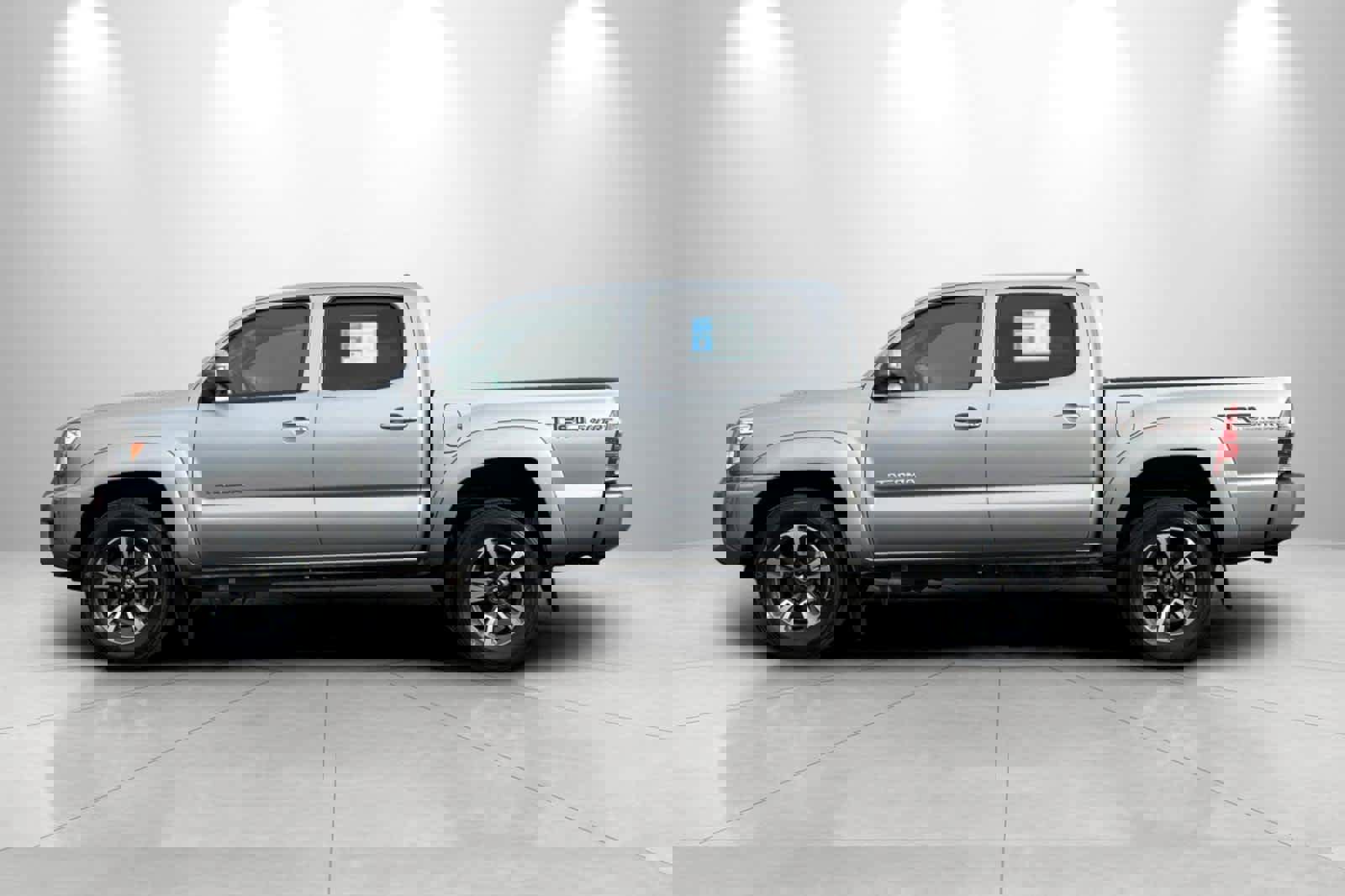 Used 2015 Toyota Tacoma 4x4 Double Cab w/ TRD Sport Package image 5