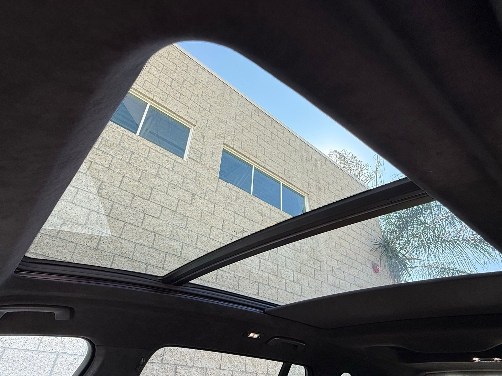 Used 2022 BMW X7 xDrive40i w/ M Sport Package image 24