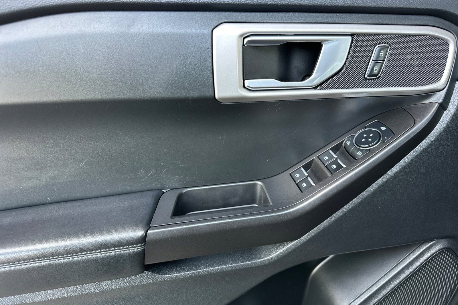 Certified 2023 Ford Explorer 2WD image 7