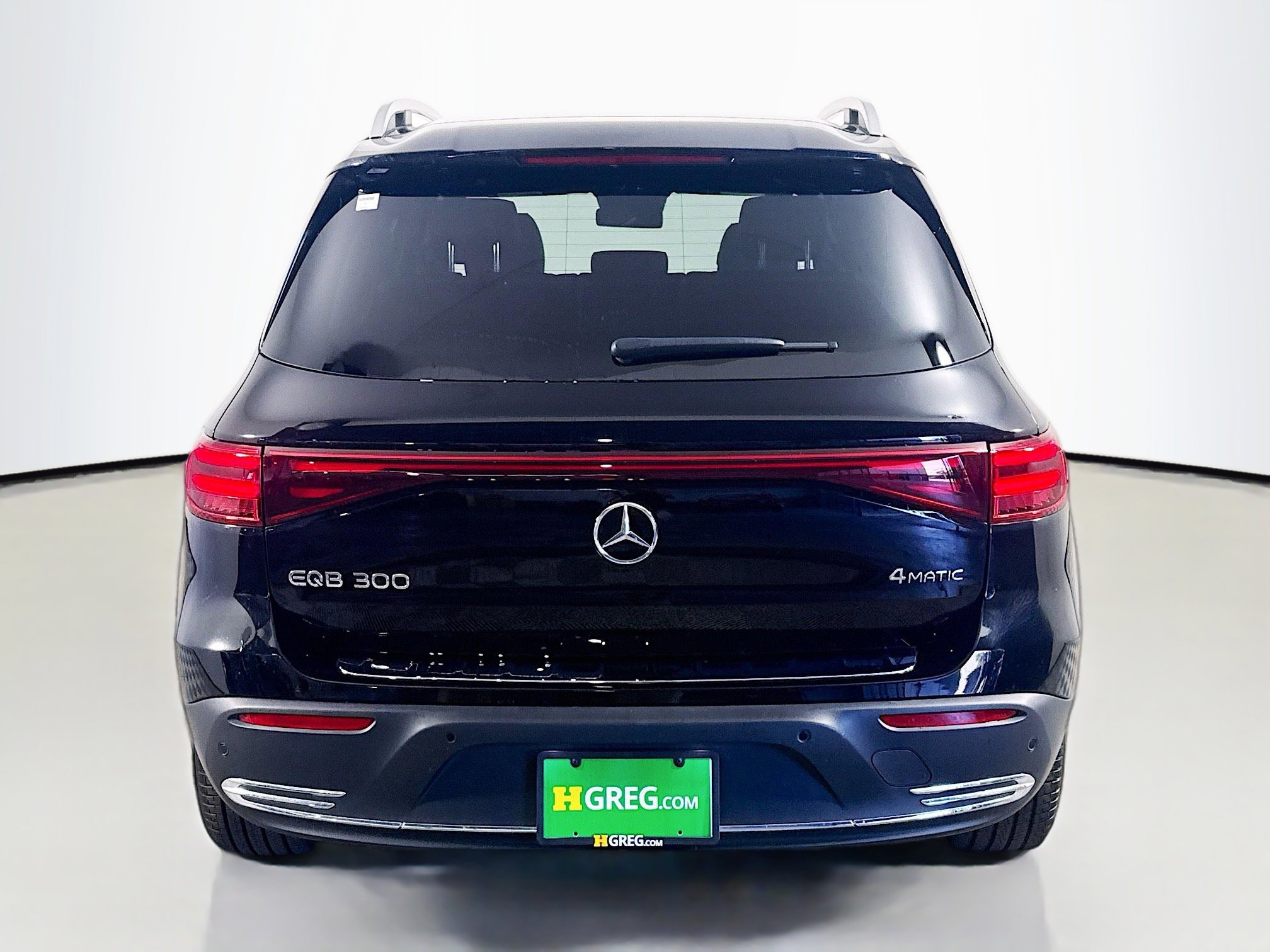 Used 2024 Mercedes-Benz EQB 300 4MATIC image 8