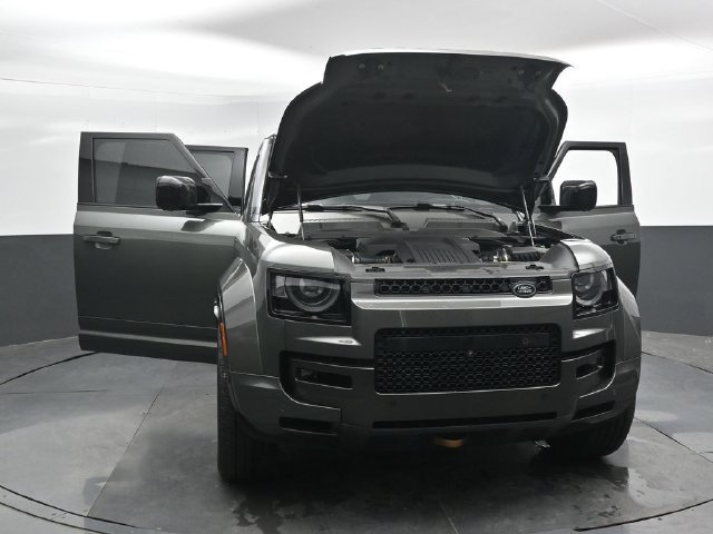 Used 2025 Land Rover Defender 110 AWD/4WD image 46