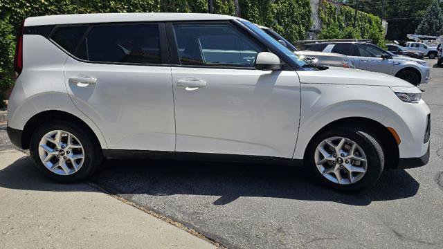 Used 2020 Kia Soul S FWD image 4