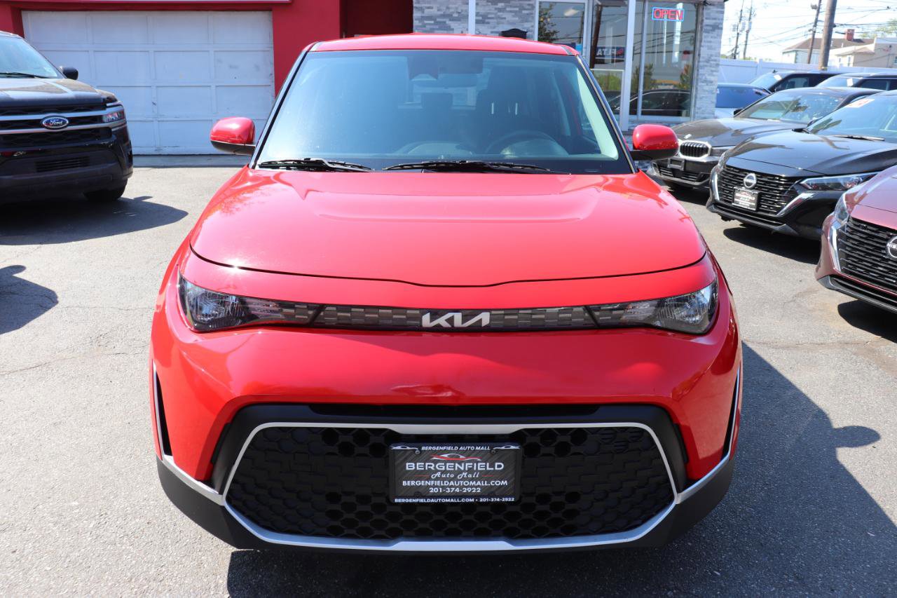 Used 2023 Kia Soul LX w/ LX Technology Package FWD image 8