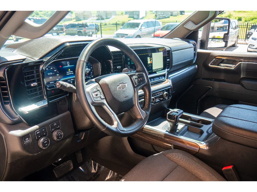 Used 2024 Chevrolet Silverado 1500 RST AWD/4WD image 12