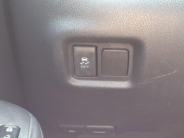 Used 2016 Nissan Versa SV FWD image 17