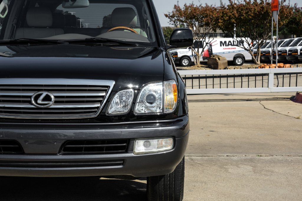 Used 2005 Lexus LX 470 4WD image 56