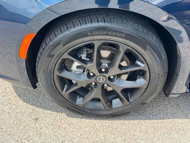 Used 2025 Chrysler Pacifica Limited image 7