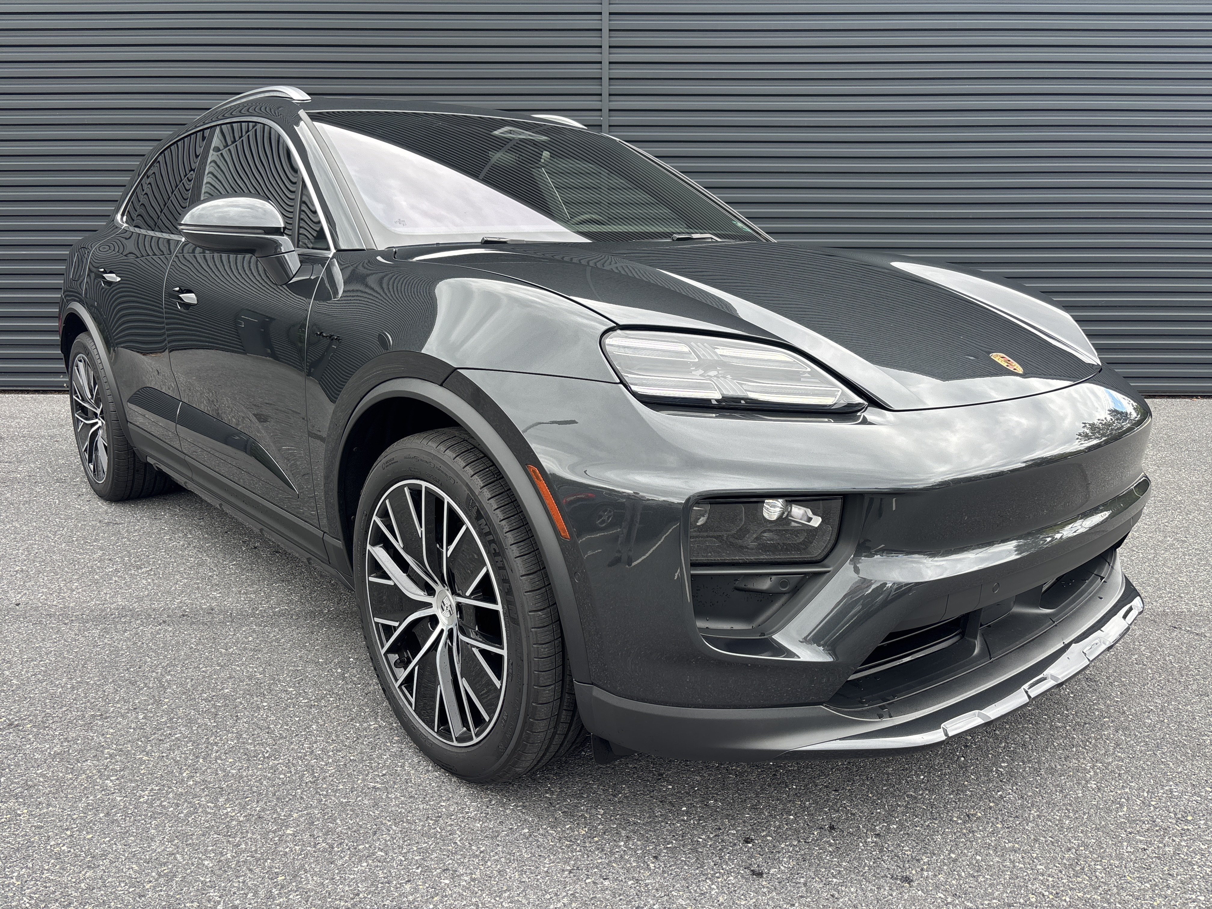 New 2025 Porsche Macan 4 Electric AWD/4WD image 12