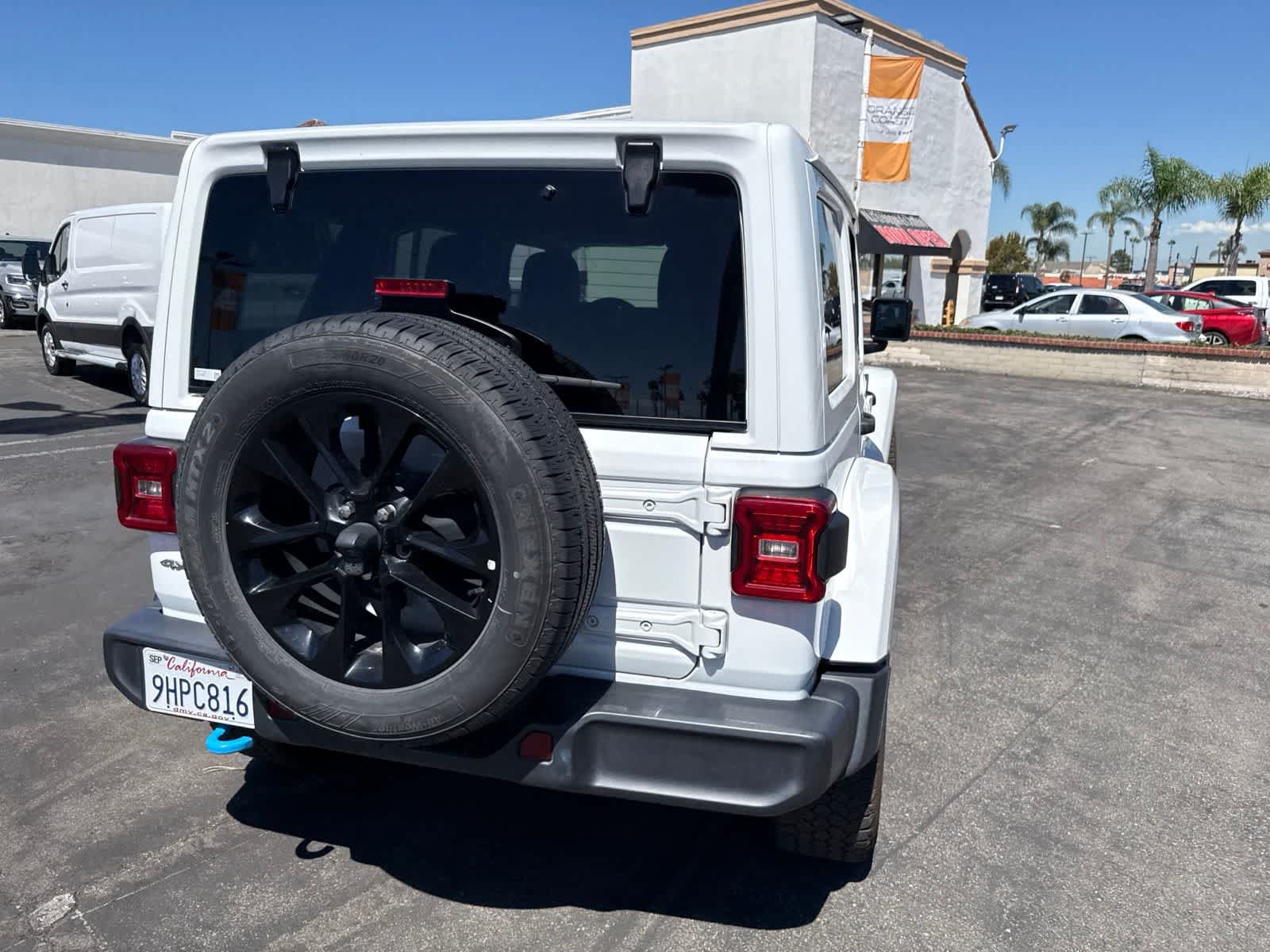 Used 2024 Jeep Wrangler Unlimited Sahara AWD/4WD image 17
