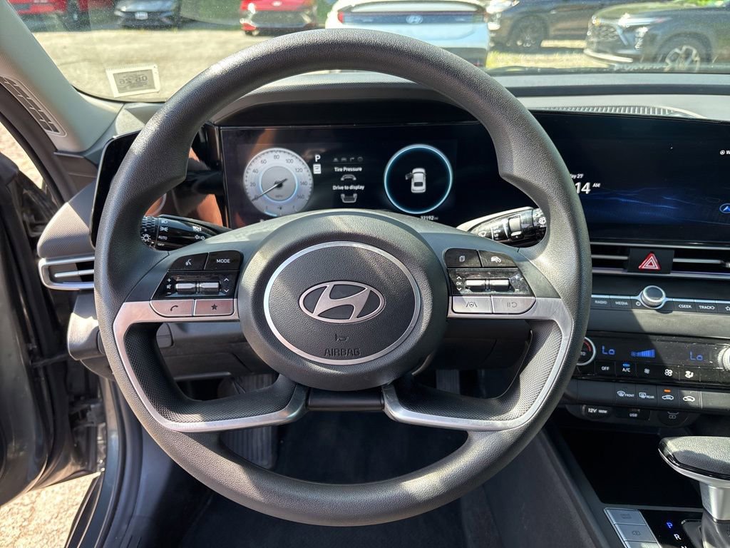 Used 2024 Hyundai Elantra SEL FWD image 21