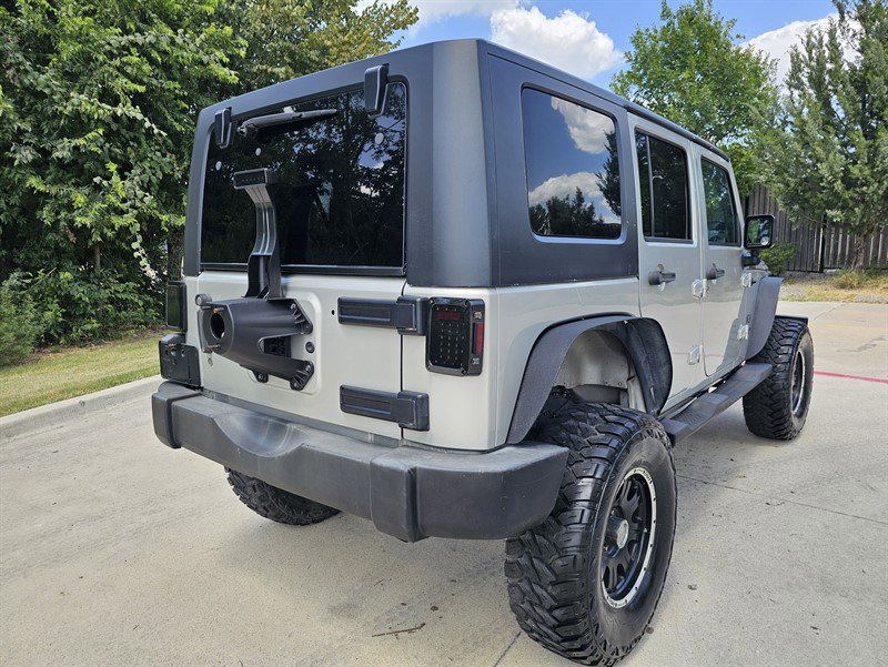 Used 2007 Jeep Wrangler Unlimited X image 2