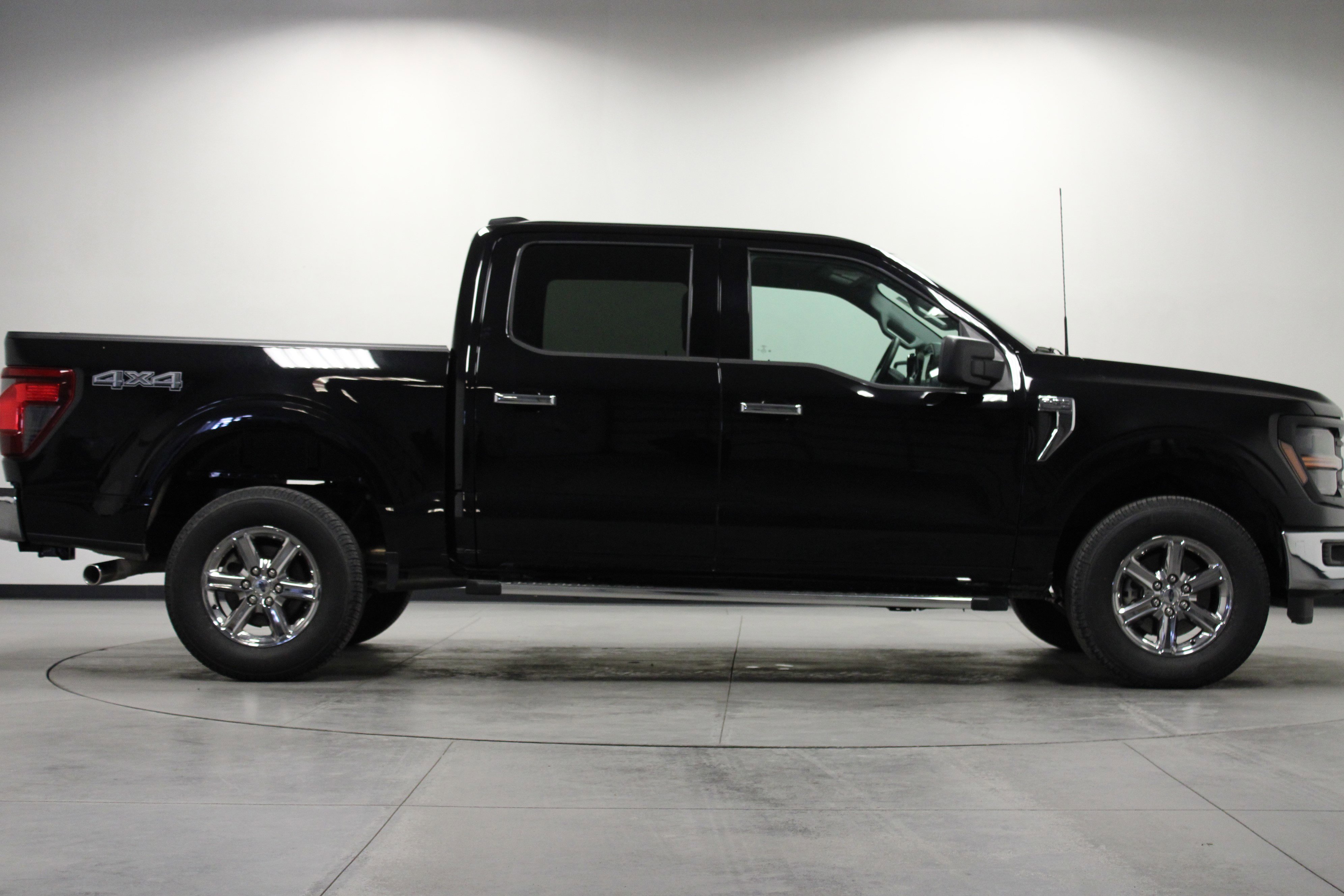 Used 2025 Ford F150 XLT w/ Equipment Group 301A Standard image 3