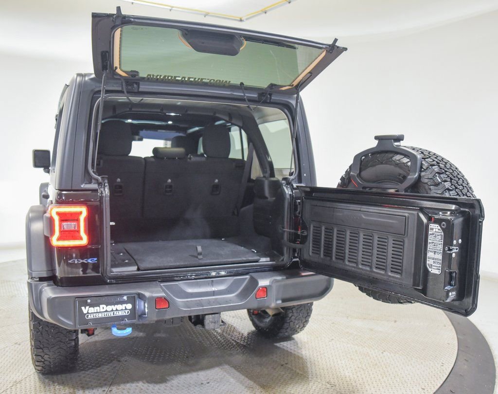 Used 2024 Jeep Wrangler Unlimited Rubicon 4xe image 14