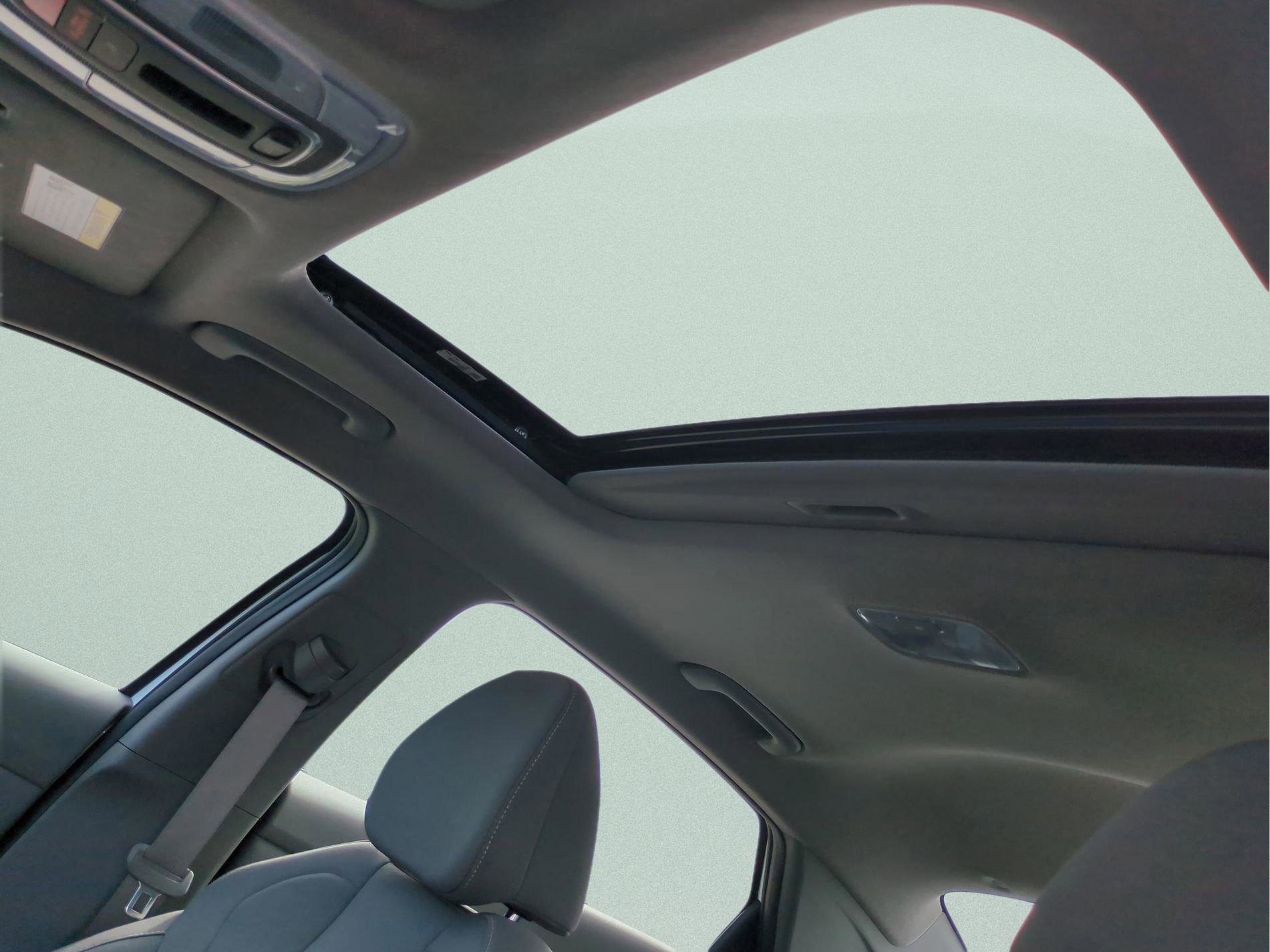 New 2025 Hyundai Elantra SEL FWD image 17