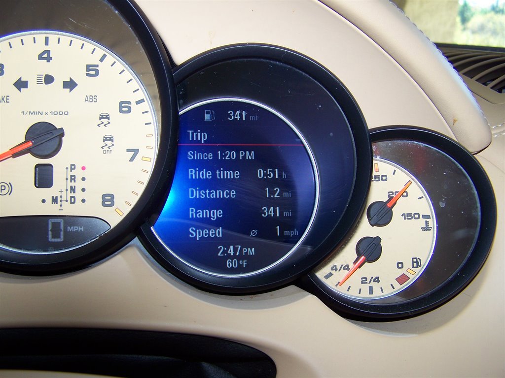 Used 2012 Porsche Cayenne S image 11