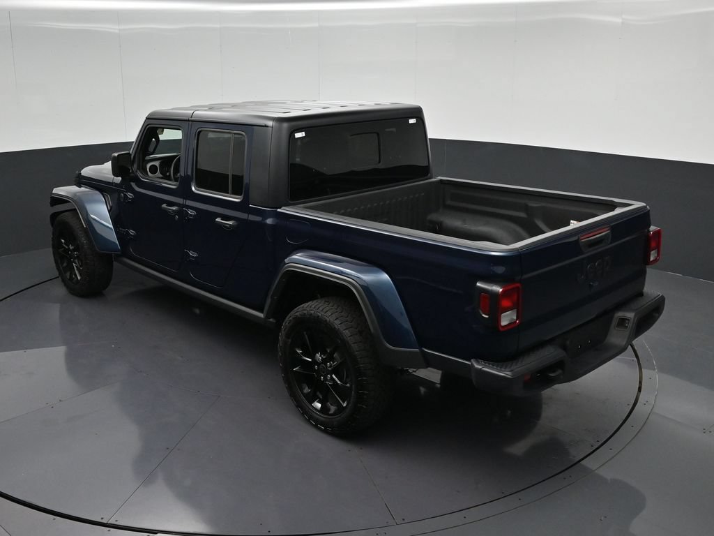 Used 2025 Jeep Gladiator Sport AWD/4WD image 16