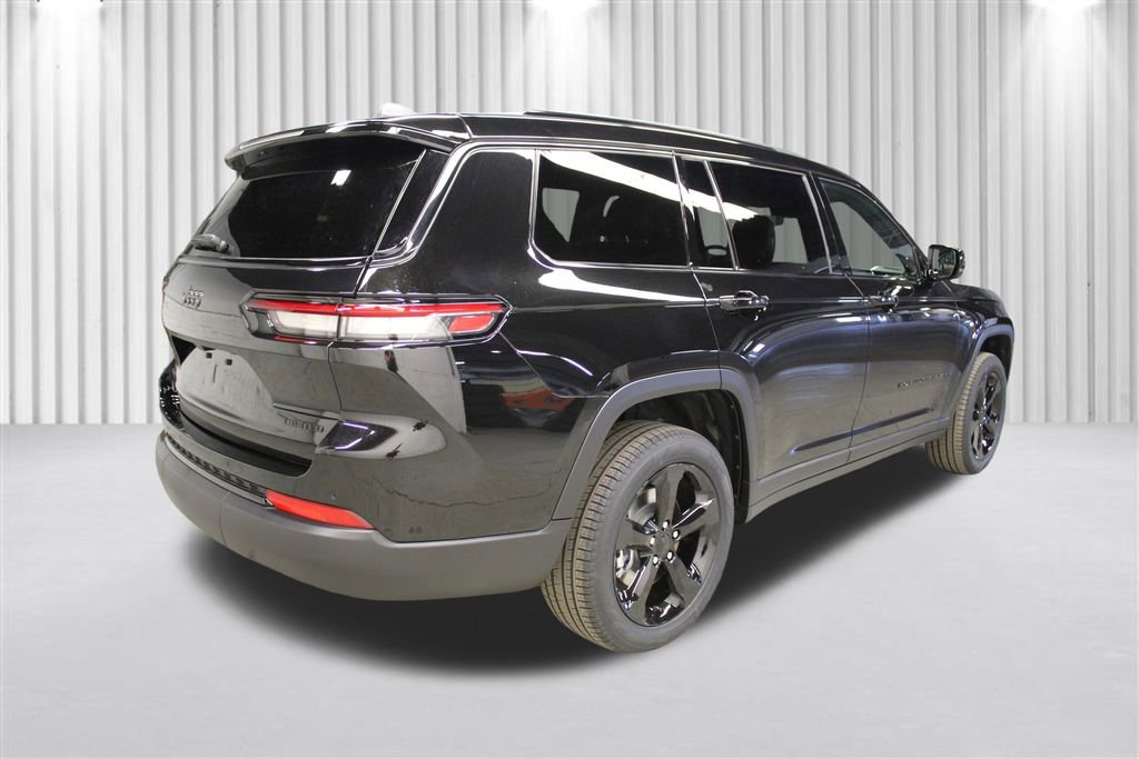 New 2025 Jeep Grand Cherokee L Limited w/ Black Appearance Package image 3
