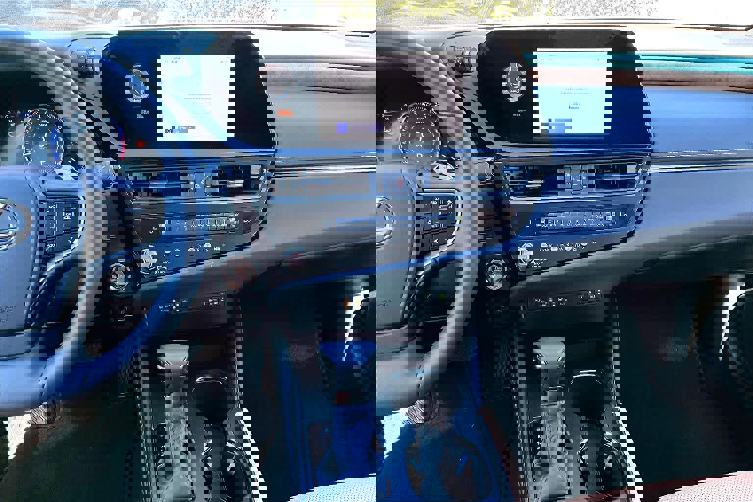 Used 2025 Lexus ES 350 w/ Premium Package image 7