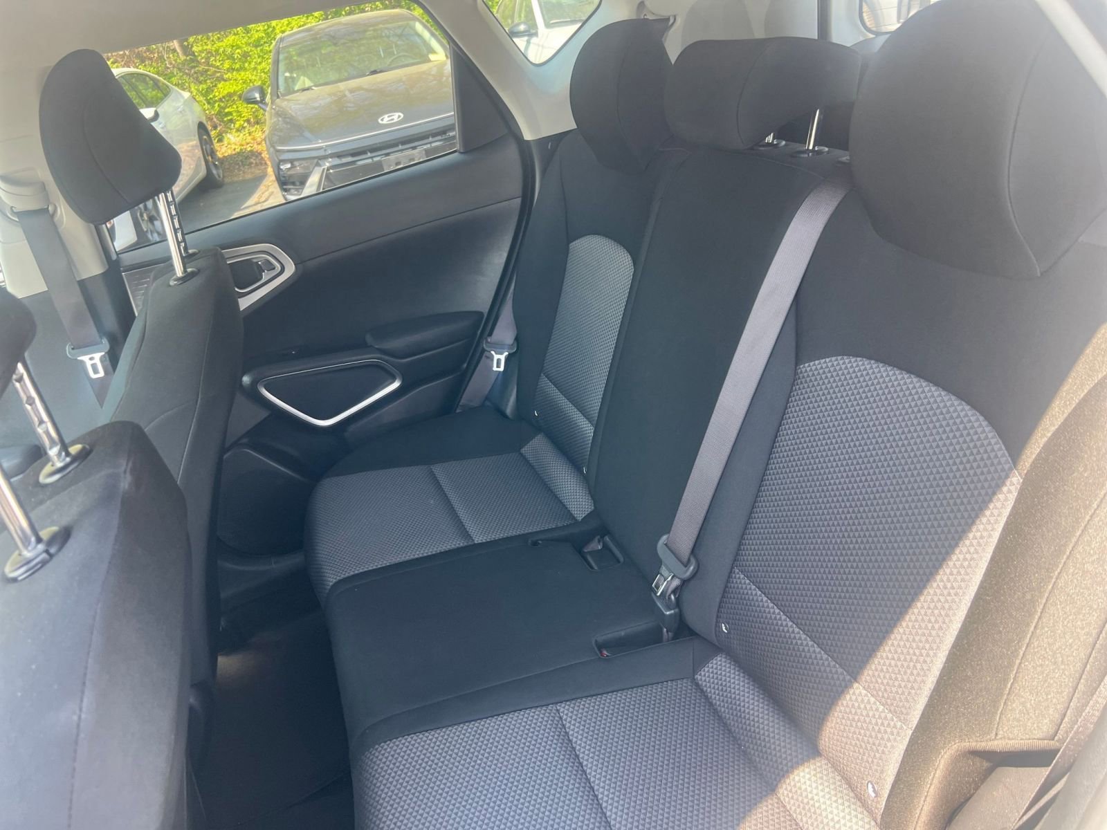 Used 2025 Kia Soul LX w/ LX Technology Package FWD image 21