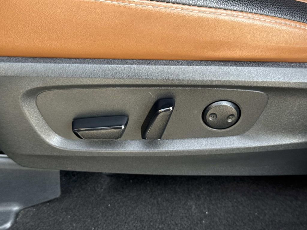 Used 2023 Nissan Pathfinder Platinum w/ Cargo Package image 23