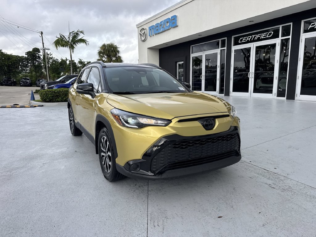 Used 2023 Toyota Corolla Cross AWD Hybrid w/ Moonroof Package image 7