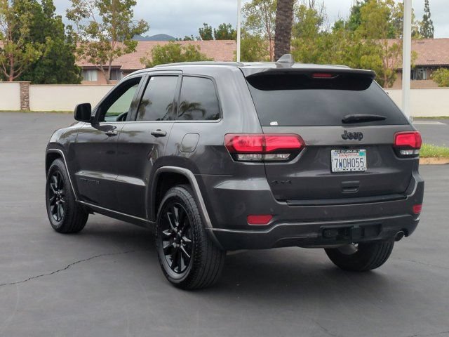 Used 2017 Jeep Grand Cherokee Altitude AWD/4WD image 7
